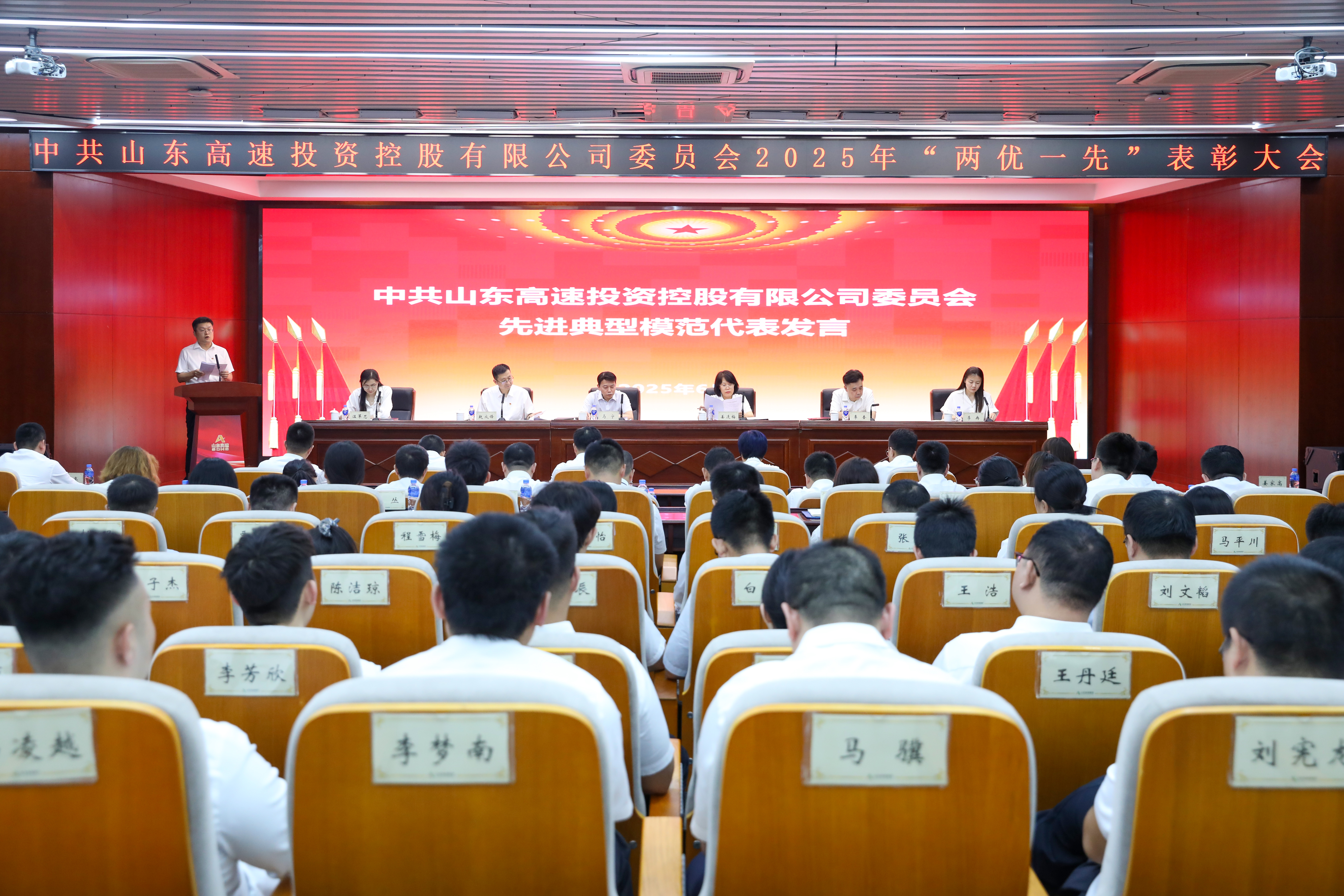 滑动4.jpg